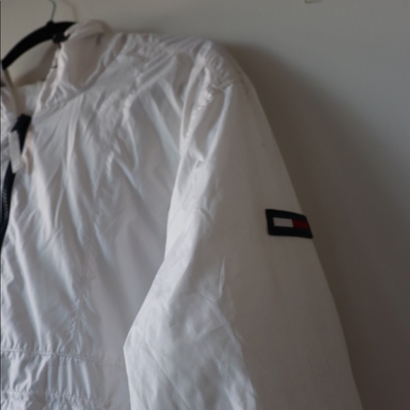New Tommy Hilfiger Hoodie - Picture 5 of 5